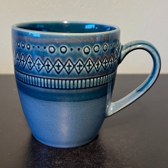 Threshold KINGSLAND Two-Toned Blue Stoneware Mug with Embossed Geometric Design - Picture 2 of 11